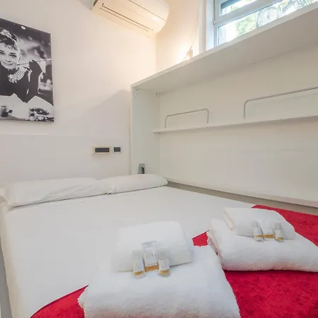 Xenia - Renovated Two-room Near Pta Venezia *